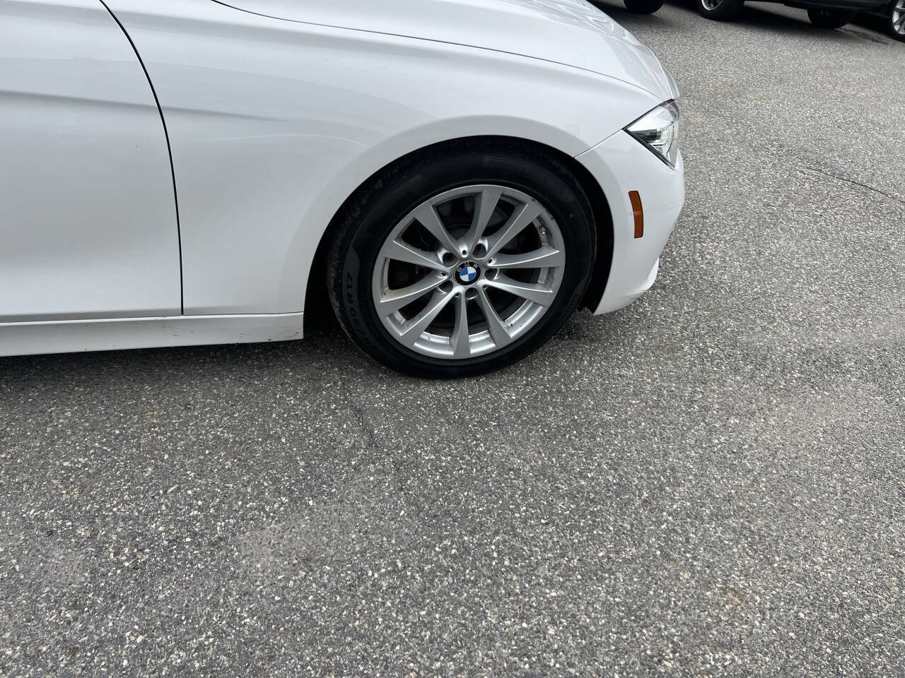 Used 2018 BMW 320i xDrive Sedan w/ Convenience Package AWD/4WD image 36