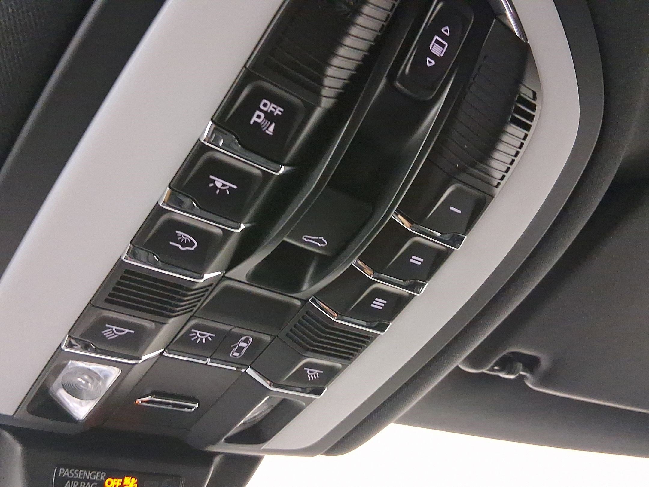 Used 2026 Porsche Macan image 31