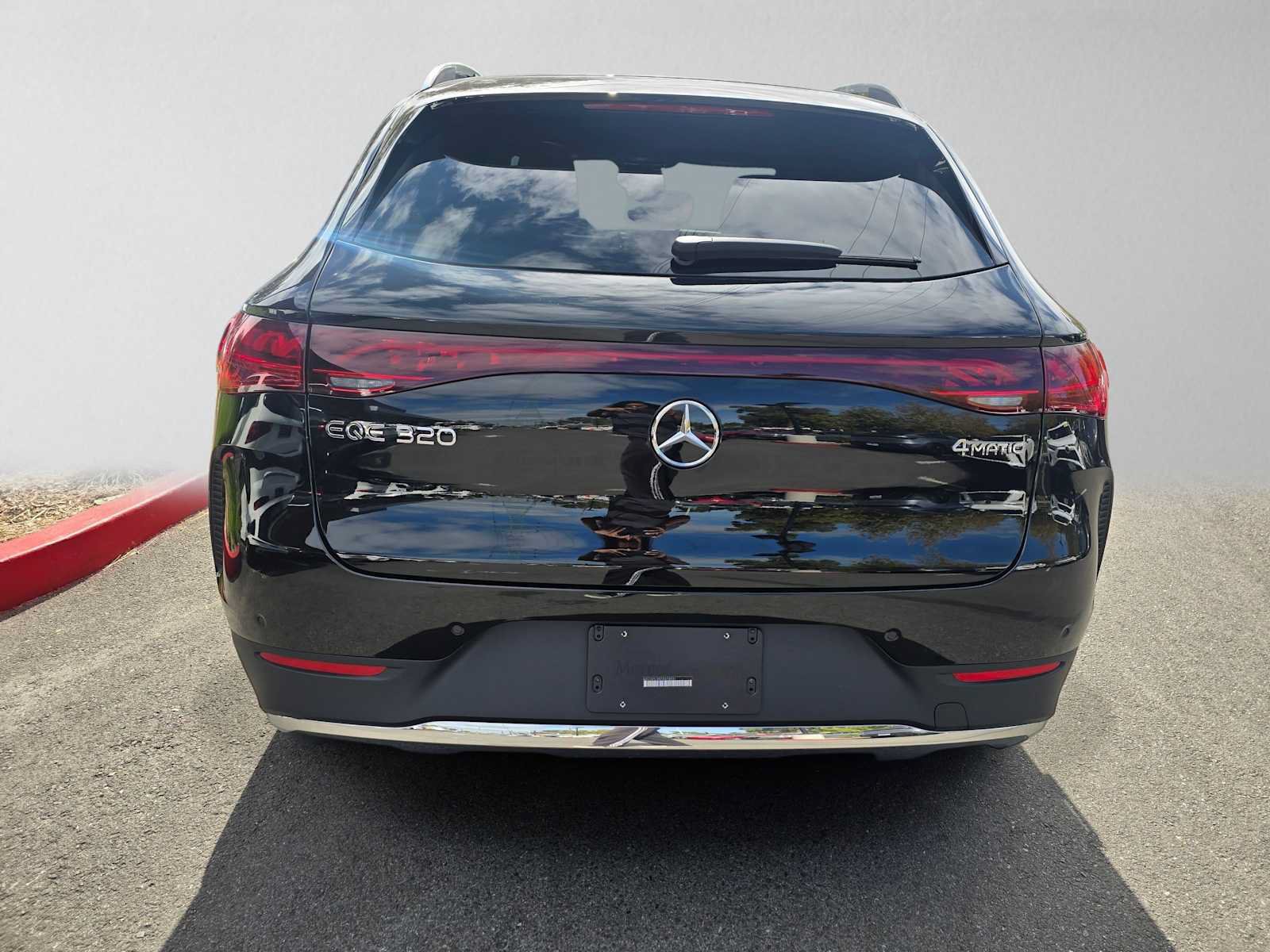 New 2026 Mercedes-Benz EQE 320 4MATIC SUV image 4