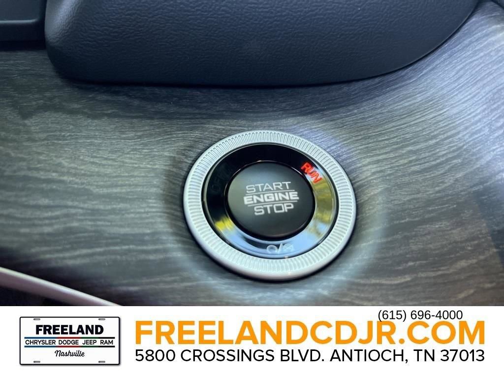 New 2025 Jeep Grand Cherokee Limited w/ Luxury Tech Group II image 11