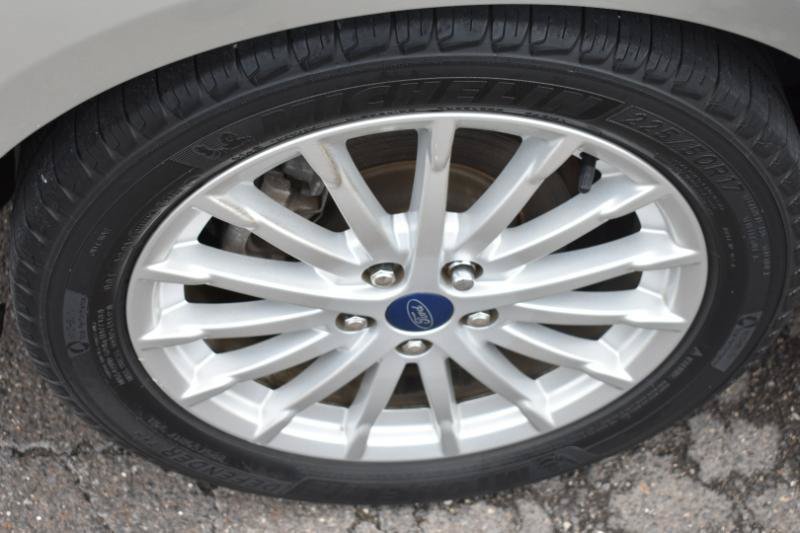 Used 2015 Ford C-MAX Energi SEL w/ Equipment Group 303A FWD image 29