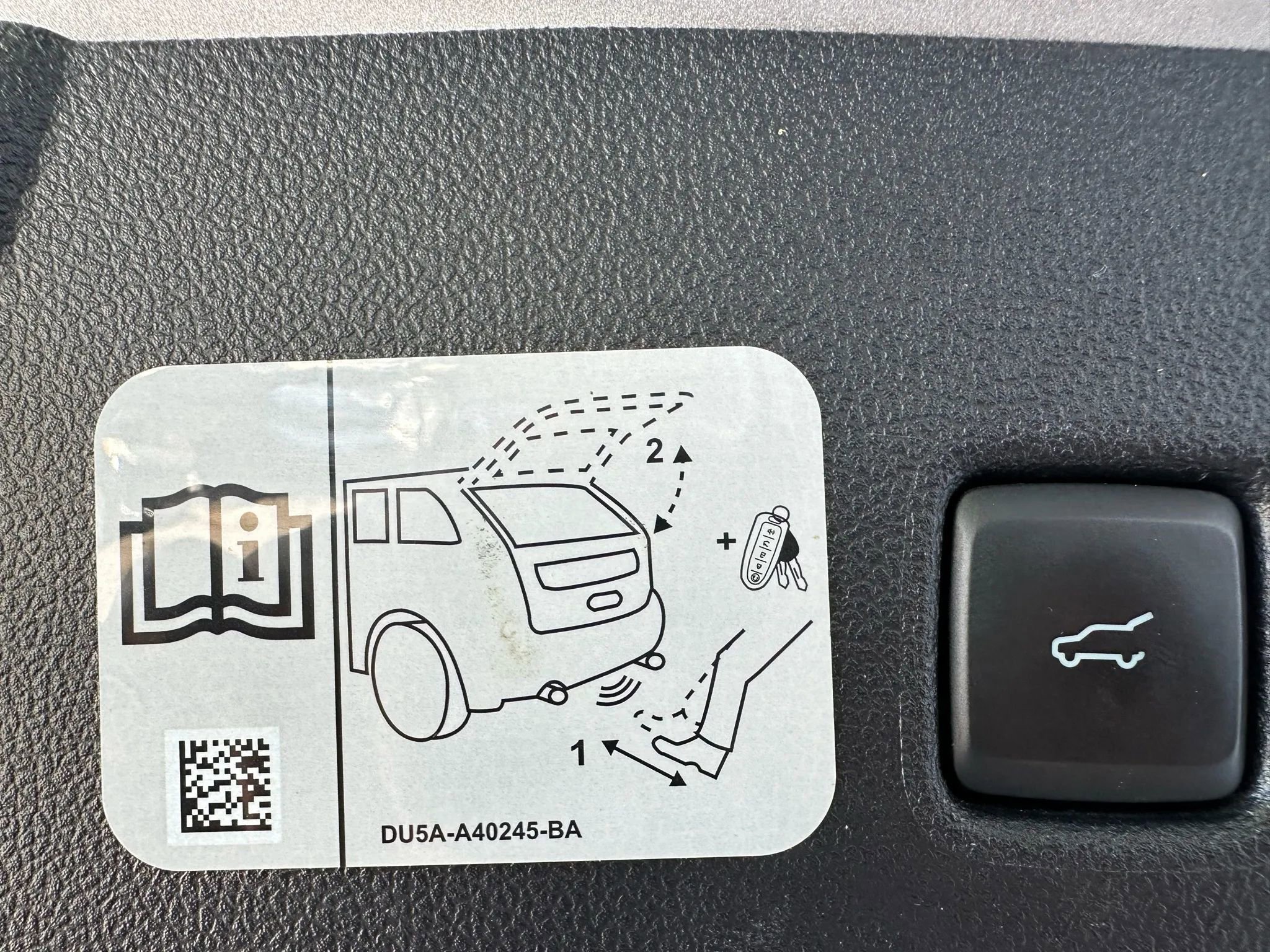 Used 2020 Ford Escape Titanium image 26