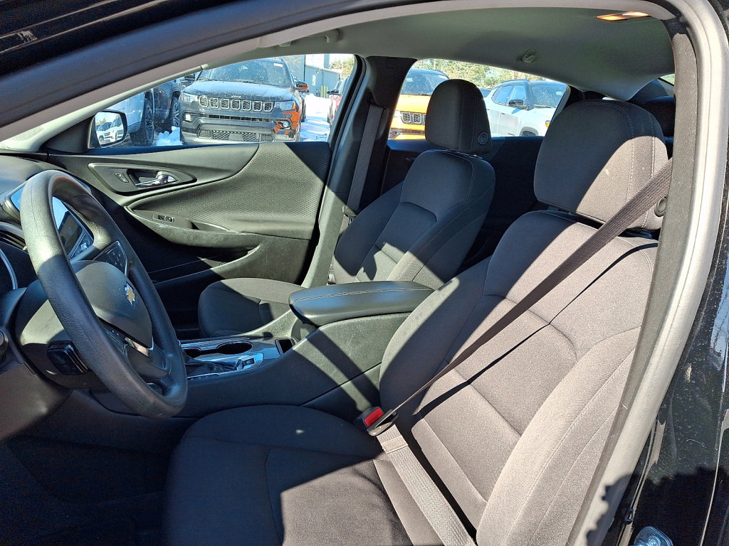 Used 2024 Chevrolet Malibu LT image 24