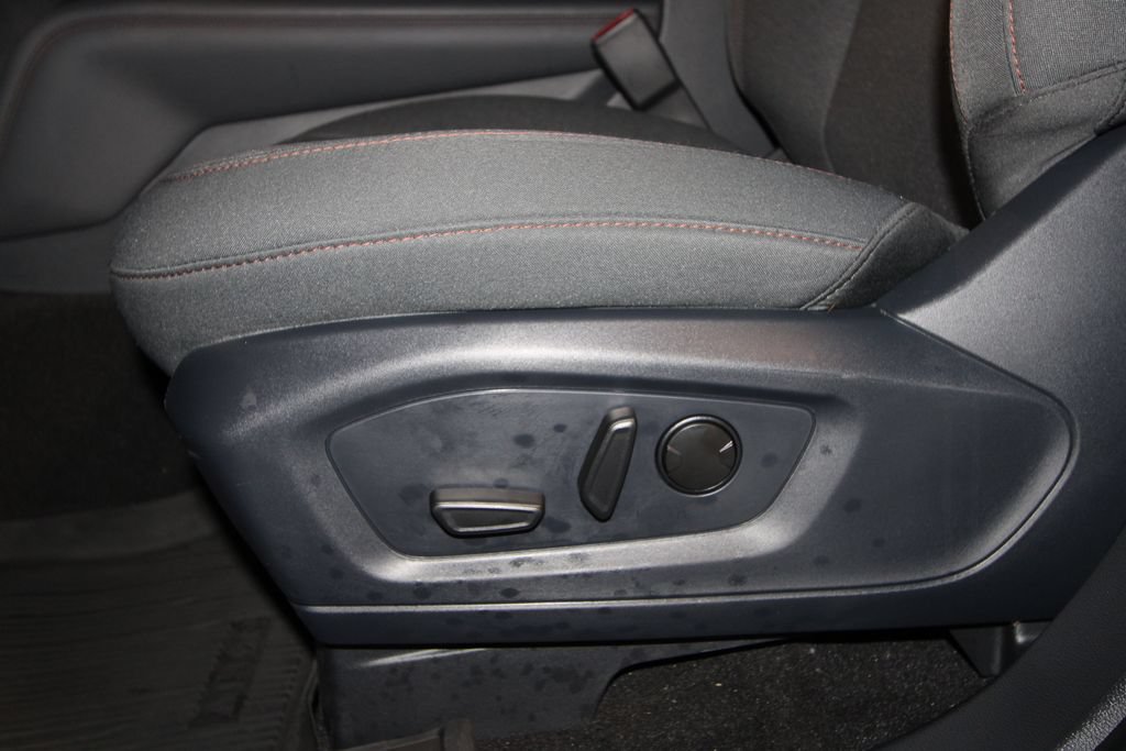 Used 2025 Ford Explorer Active AWD/4WD image 7