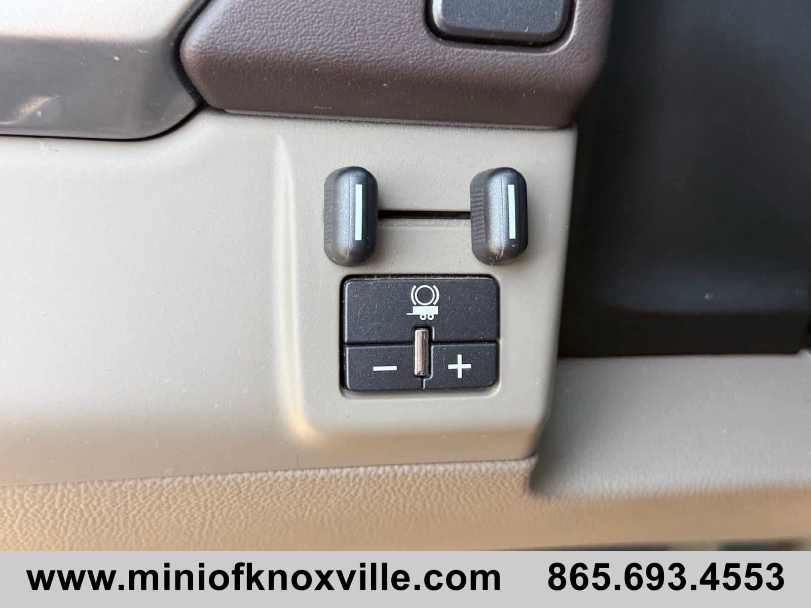 Used 2018 Chevrolet Tahoe LS w/ All-Season Package RWD image 30