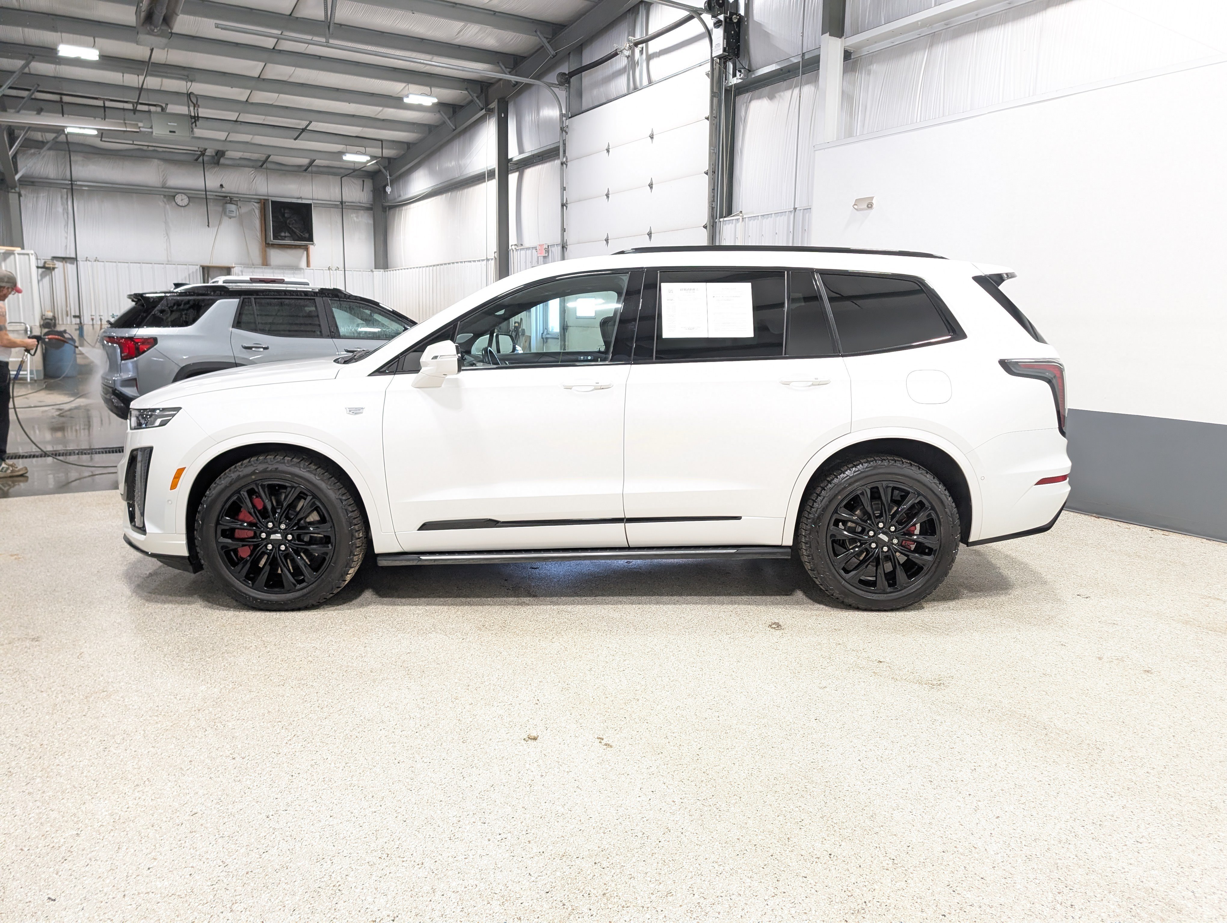 Used 2024 Cadillac XT6 Sport w/ LPO, ONYX Package AWD/4WD image 6