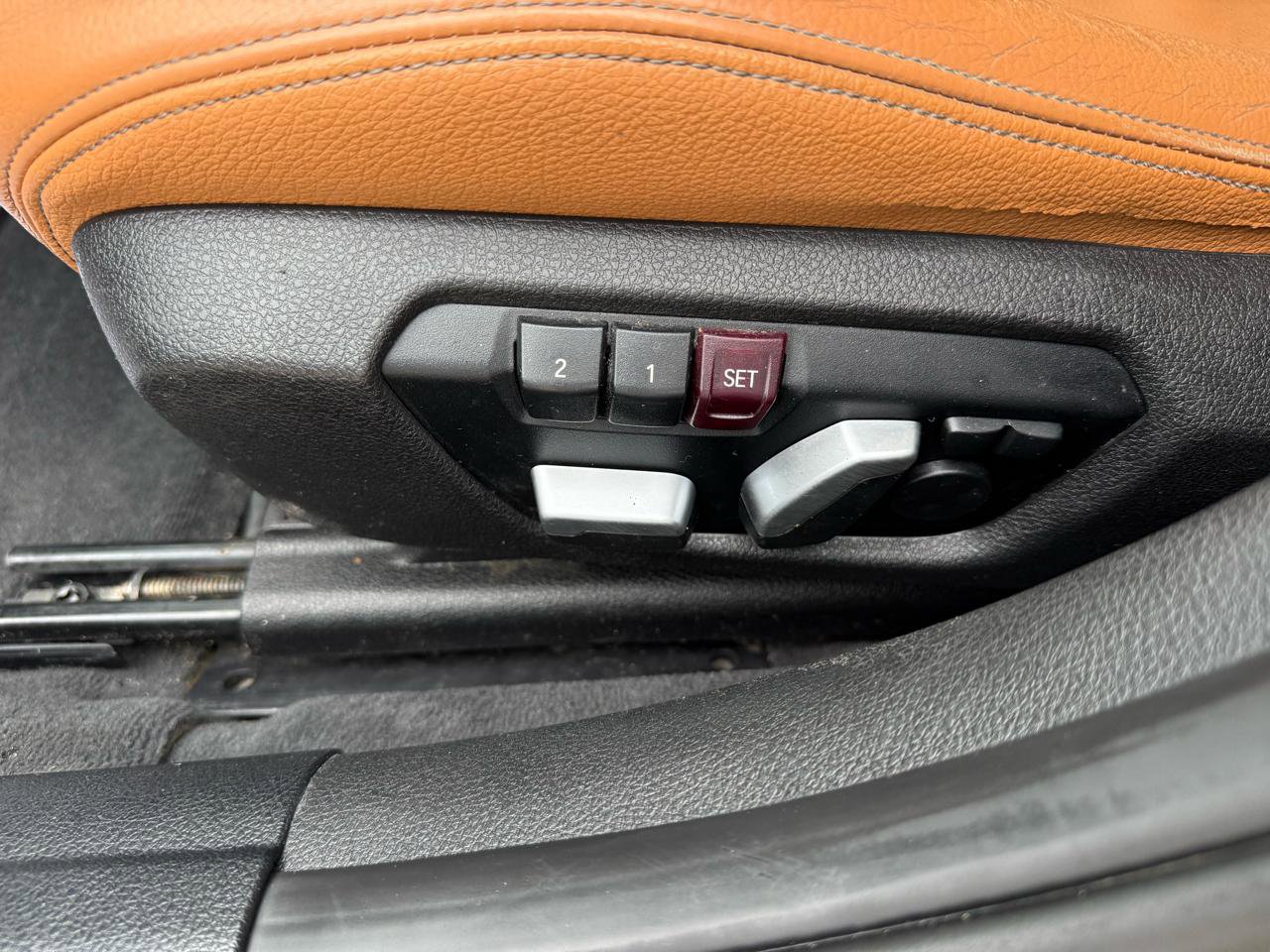 Used 2018 BMW 330i xDrive Sedan w/ Convenience Package image 17