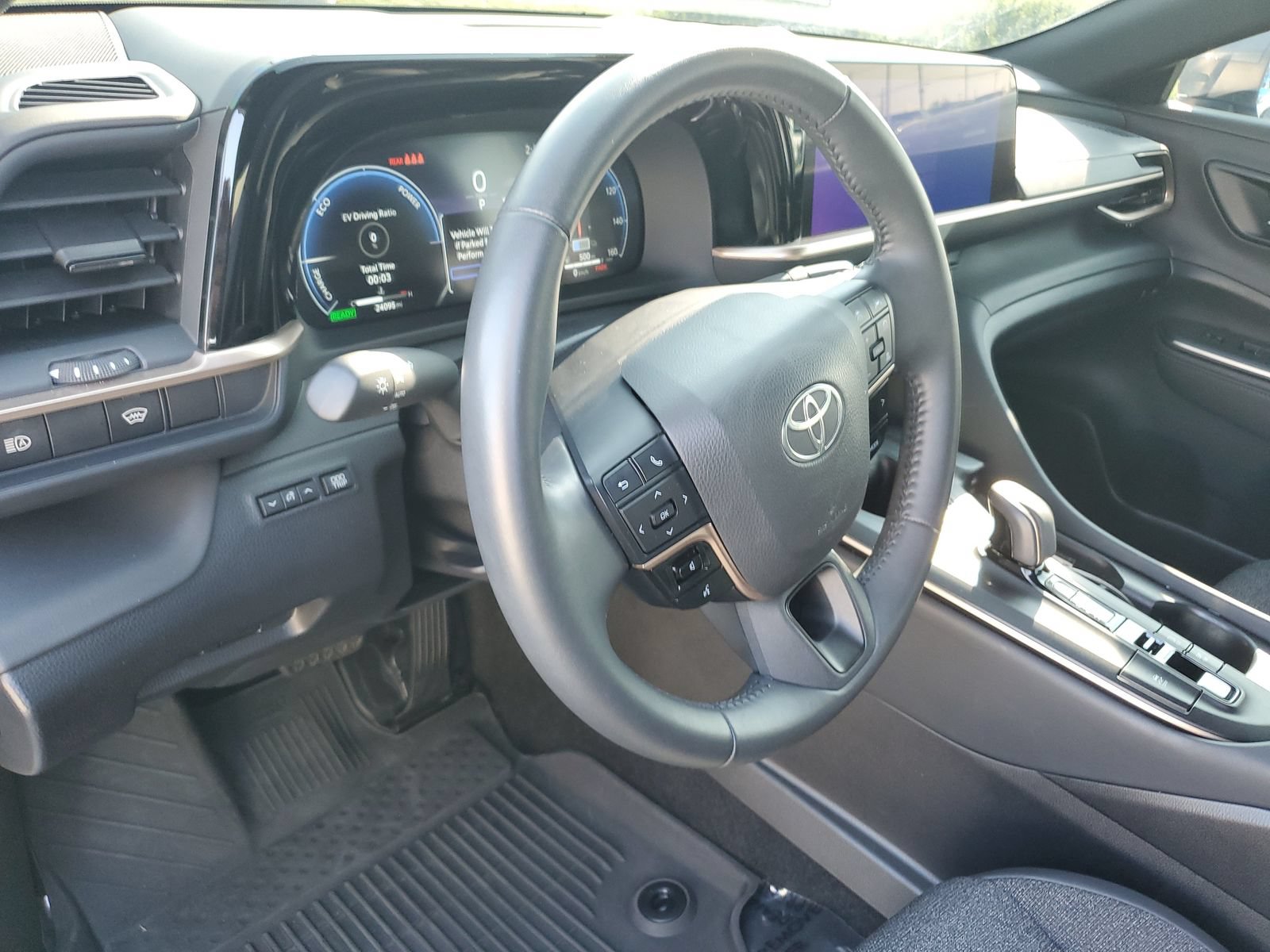 Certified 2023 Toyota Crown AWD/4WD image 19