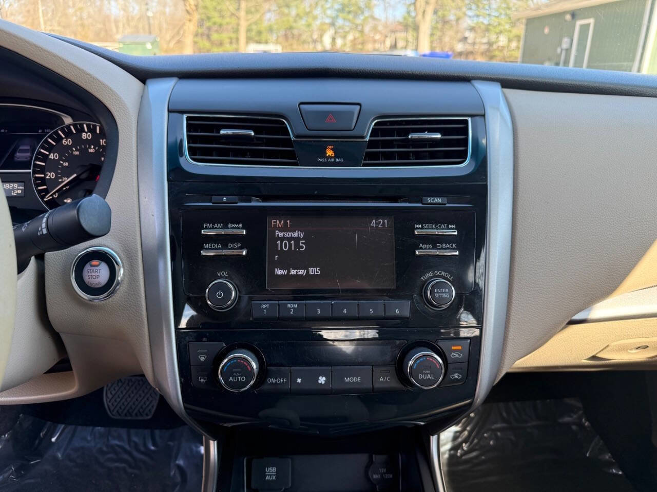 Used 2015 Nissan Altima 2.5 SV w/ Convenience Package image 21