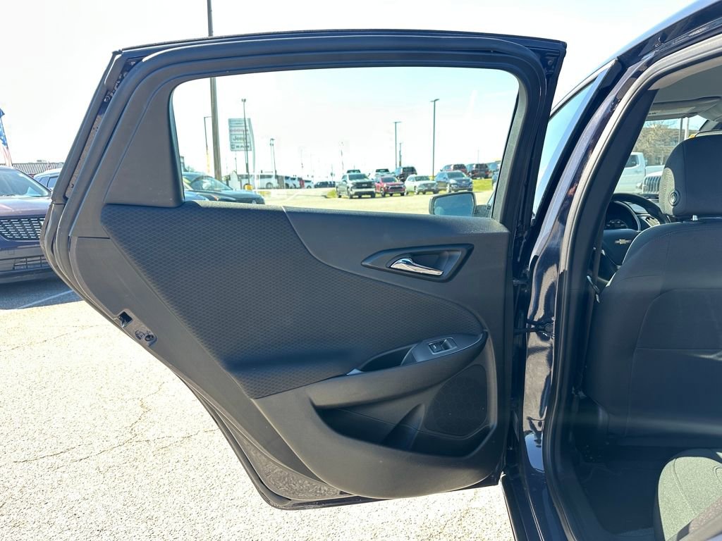 Used 2025 Chevrolet Malibu LT image 11