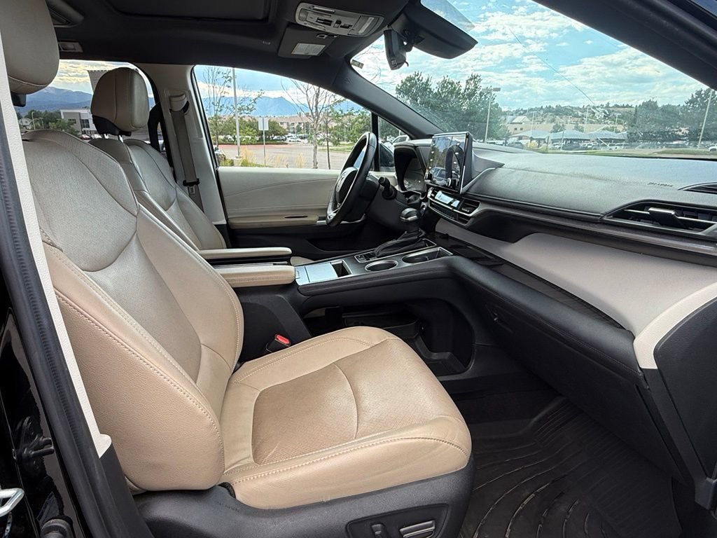 Used 2022 Toyota Sienna Limited AWD/4WD image 25