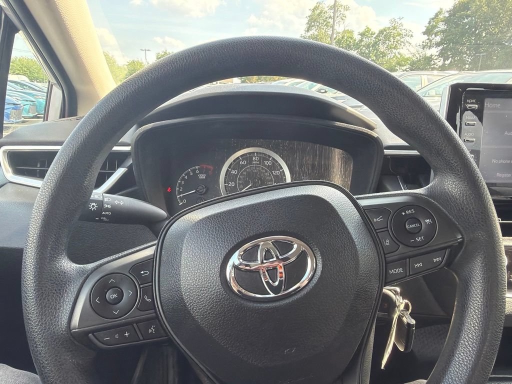 Used 2020 Toyota Corolla LE FWD image 22
