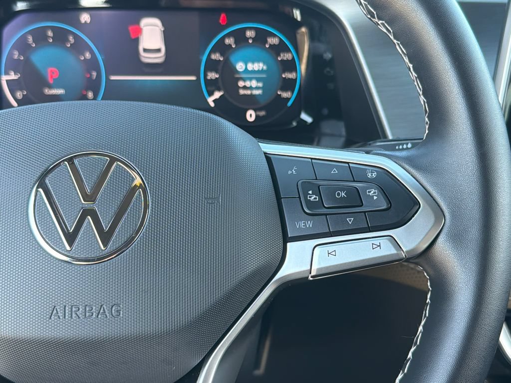 Certified 2024 Volkswagen Atlas Cross Sport SE FWD image 12