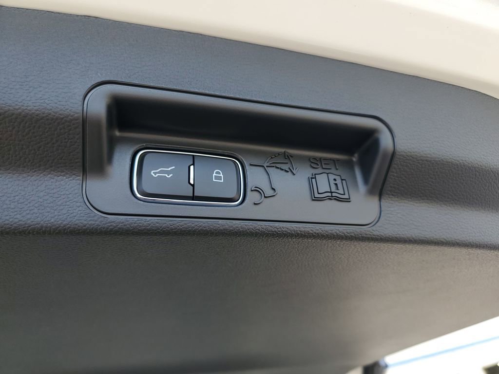 New 2026 Ford Explorer Active AWD/4WD image 33