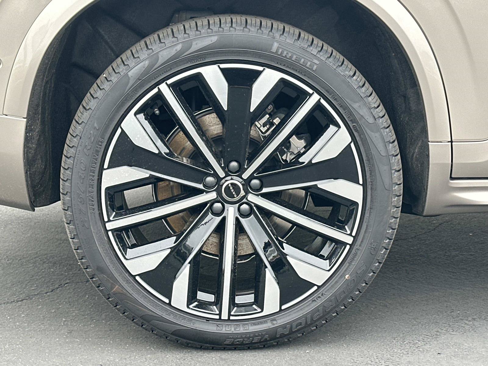 New 2026 Volvo XC90 T8 Plus w/ Protection Package Premier AWD/4WD image 23