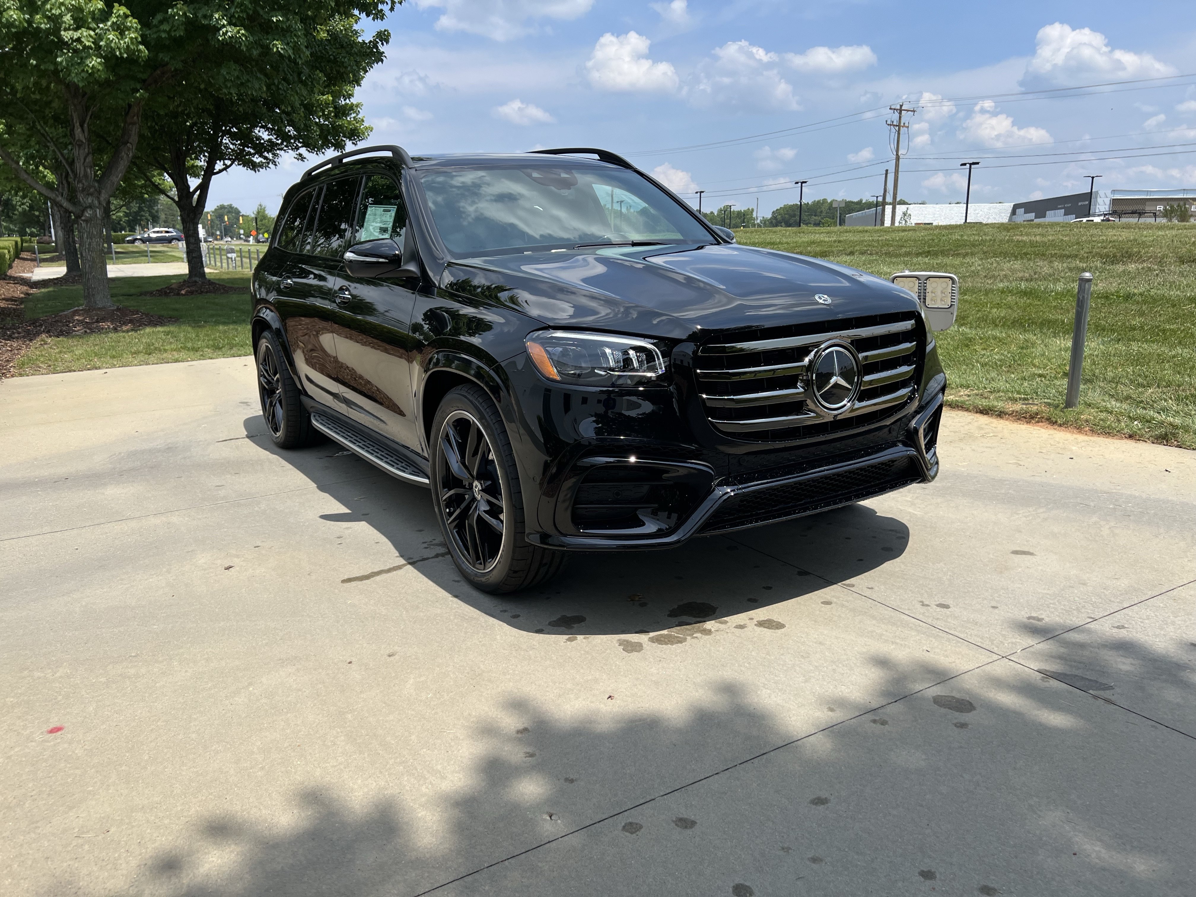 New 2026 Mercedes-Benz GLS 450 4MATIC image 2