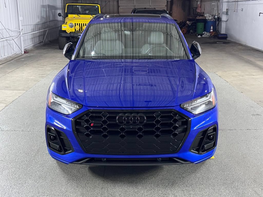 Used 2024 Audi SQ5 Prestige AWD/4WD image 3