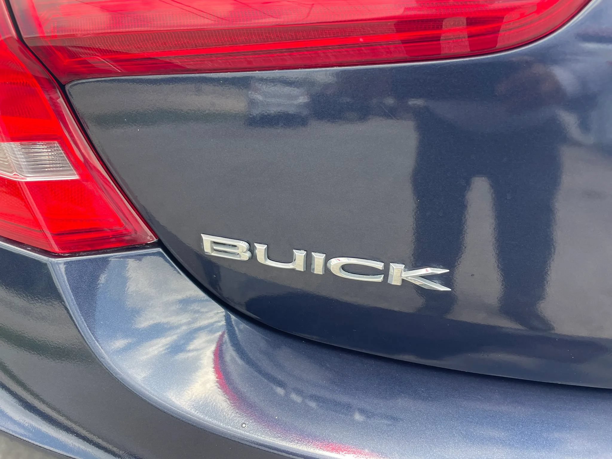 Used 2017 Buick LaCrosse Preferred FWD image 6