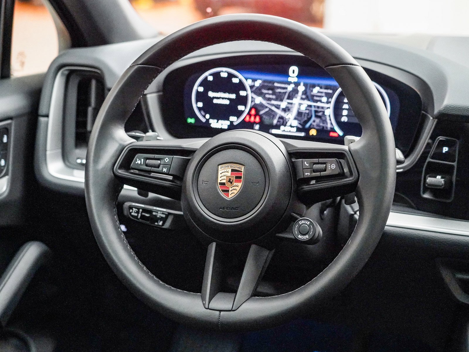 Used 2025 Porsche Cayenne S image 18