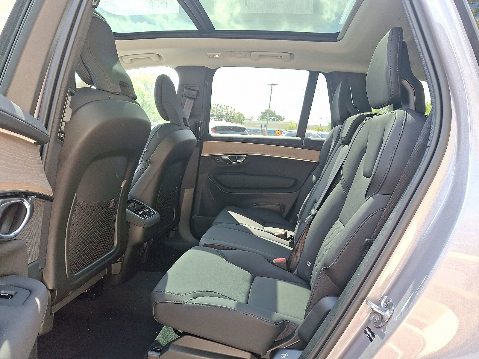 New 2026 Volvo XC90 B5 Core w/ Protection Package image 9