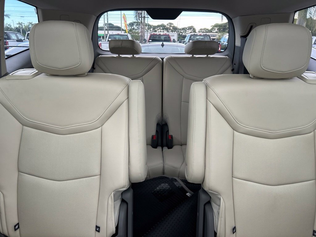 Used 2024 Cadillac XT6 Premium Luxury w/ Technology Package FWD image 14