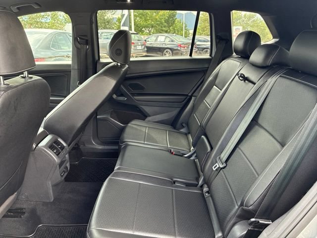 Used 2021 Volkswagen Tiguan SE R-Line AWD/4WD image 11