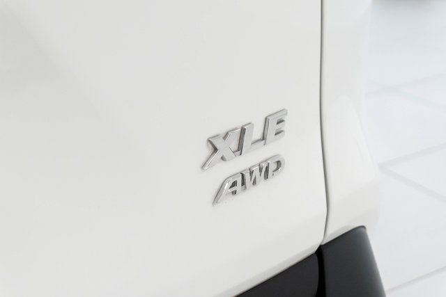 Used 2021 Toyota RAV4 XLE image 11
