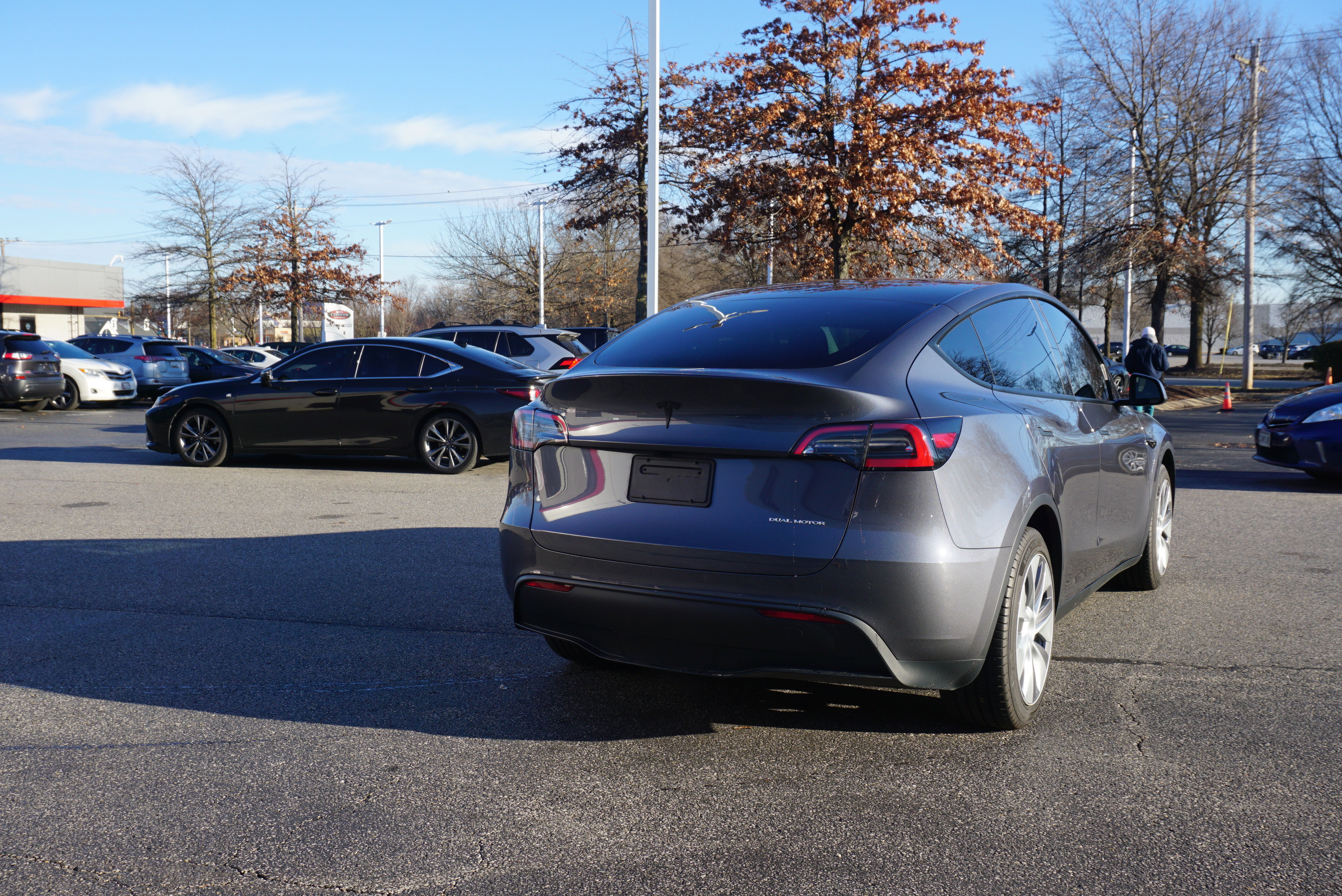 Used 2023 Tesla Model Y Long Range image 4