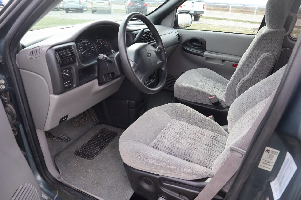 Used 2004 Chevrolet Venture LS w/ Easy Order Package image 31