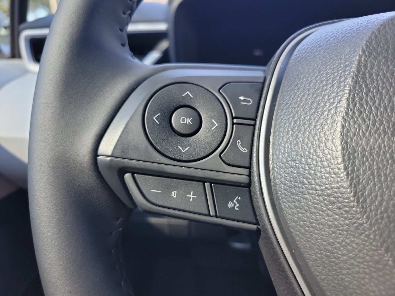 Used 2026 Toyota Corolla SE FWD image 18