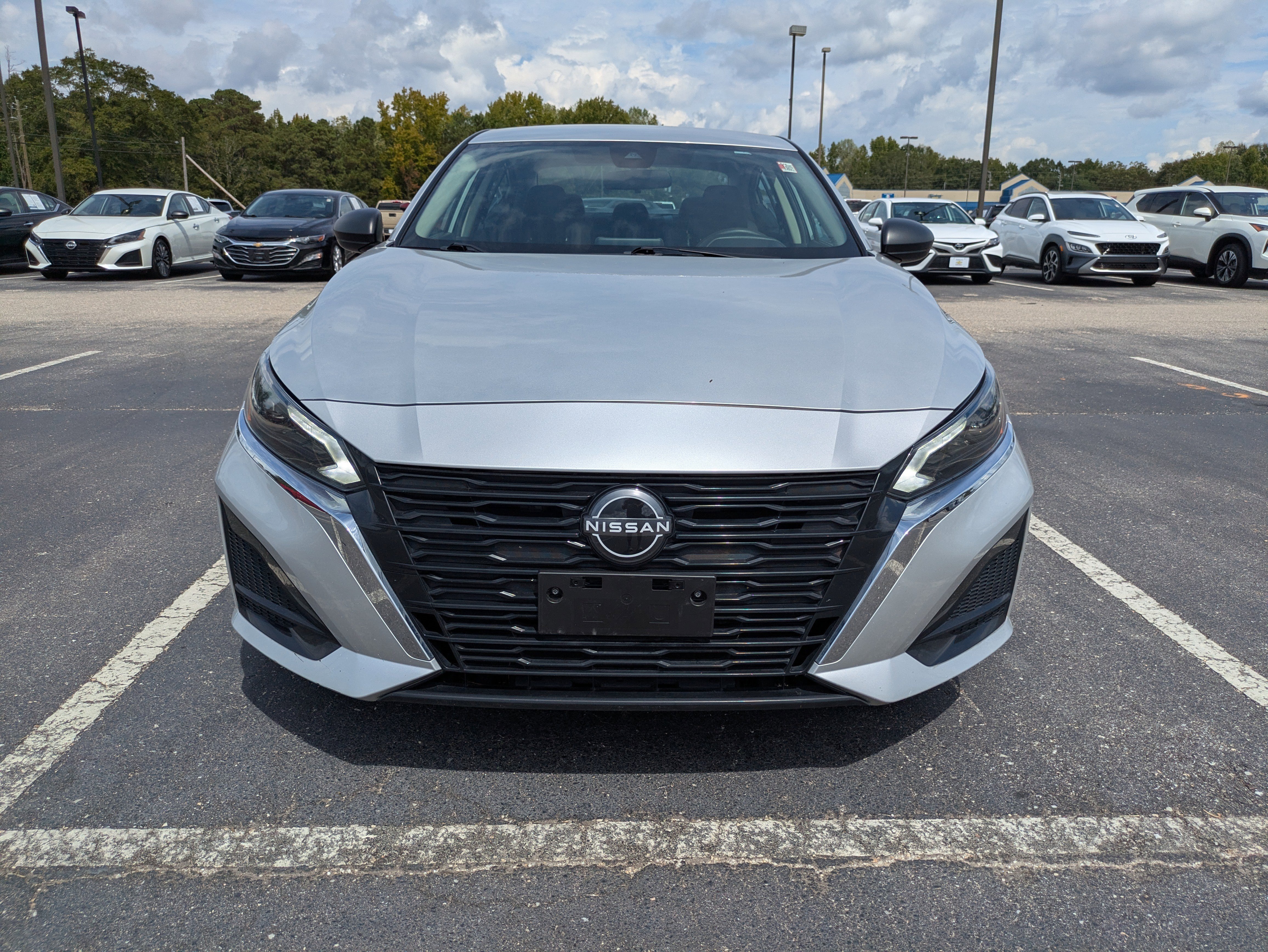 Used 2024 Nissan Altima 2.5 SV image 8