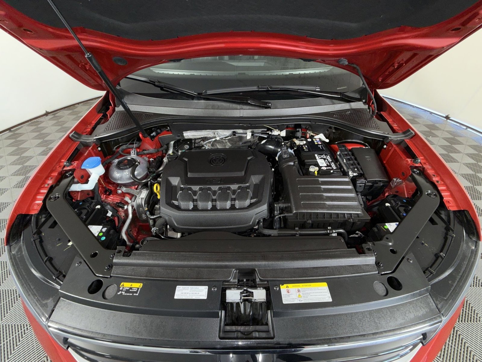 Used 2024 Volkswagen Tiguan SE R-Line AWD/4WD image 27