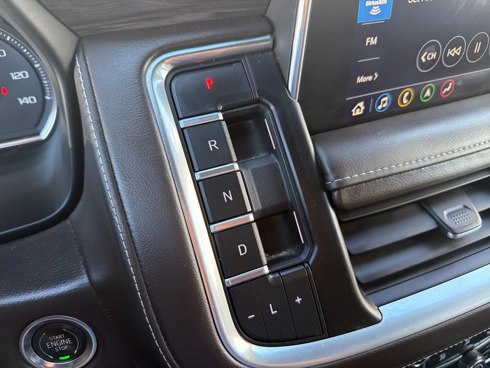 Used 2021 Chevrolet Tahoe LT w/ Luxury Package AWD/4WD image 18