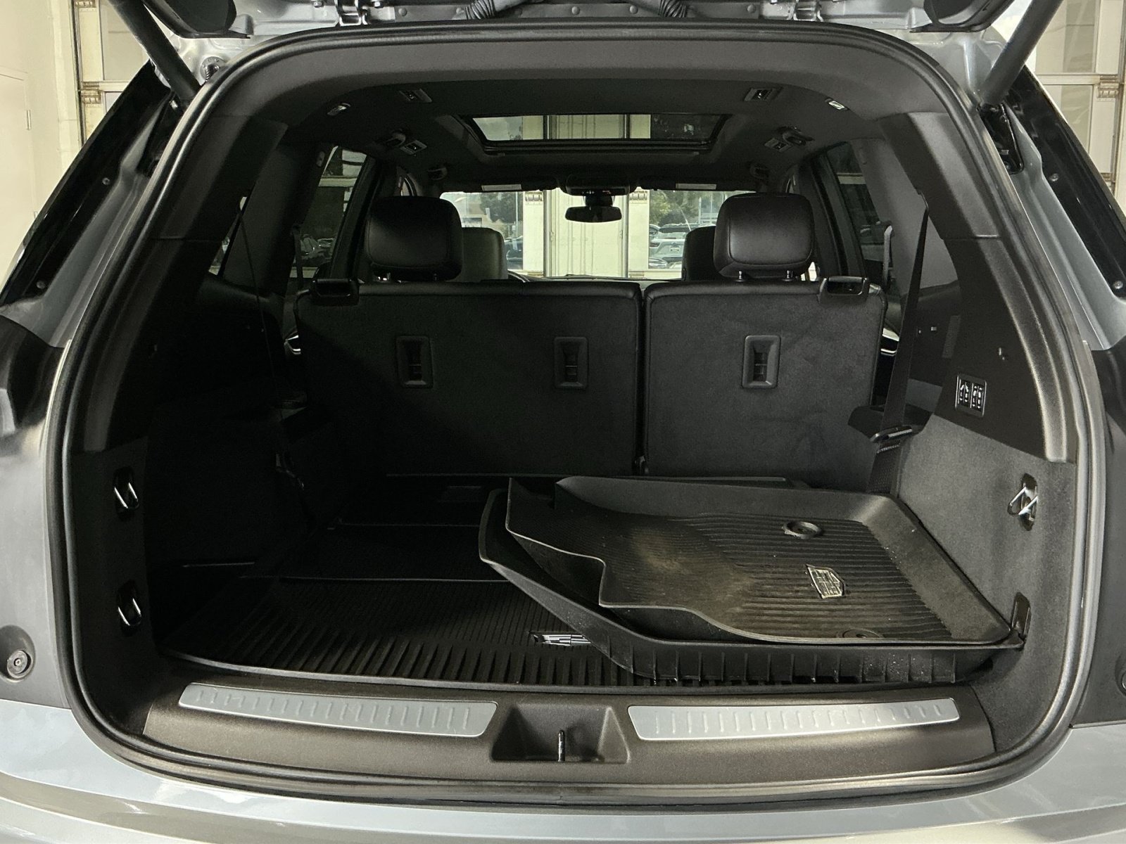 Used 2024 Cadillac XT6 Sport w/ LPO, Floor Liner Package AWD/4WD image 28