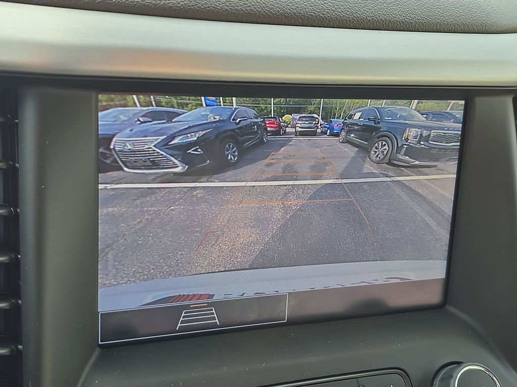 Used 2023 GMC Acadia SLE w/ Driver Convenience Package image 16