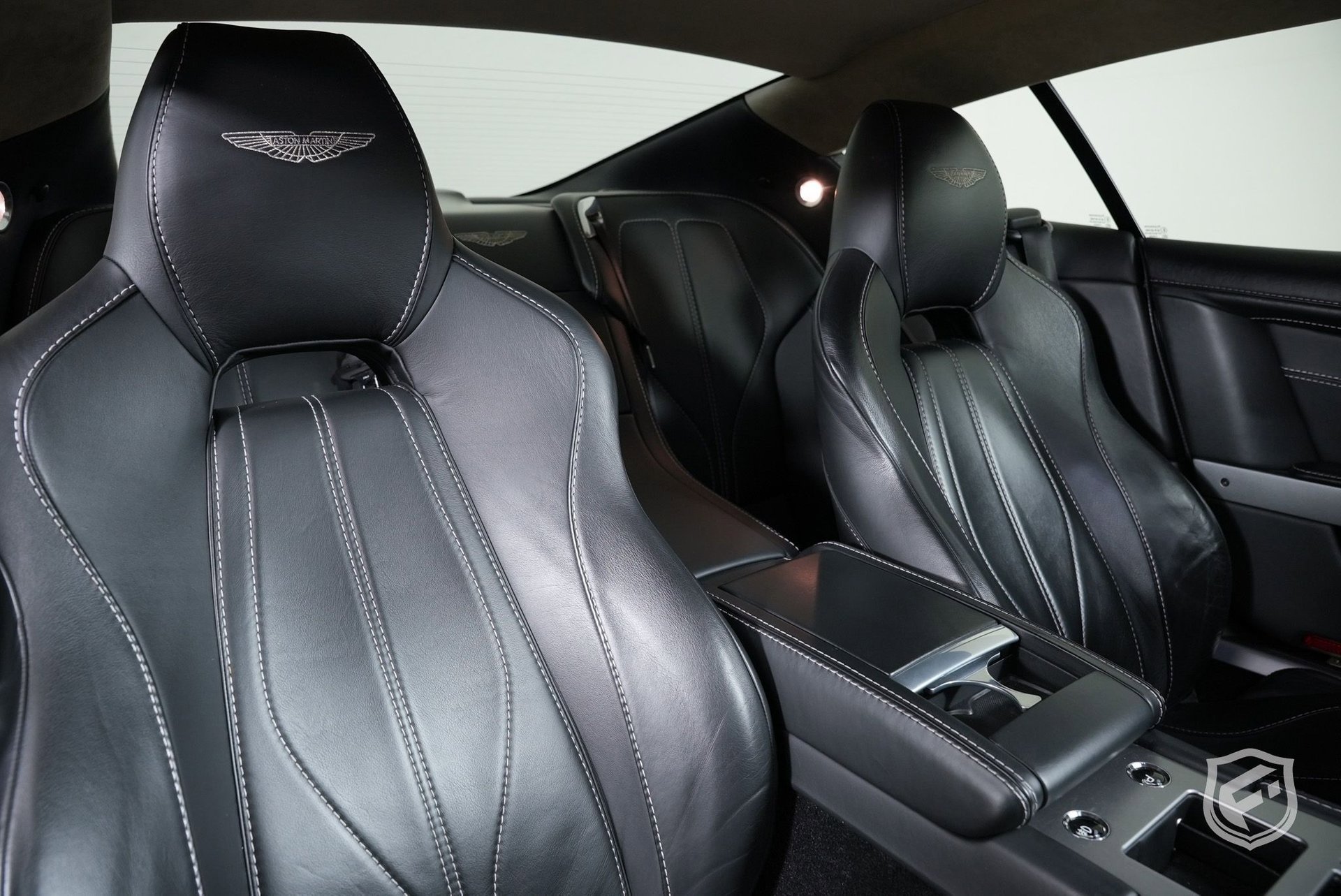 Used 2014 Aston Martin DB9 Coupe image 28