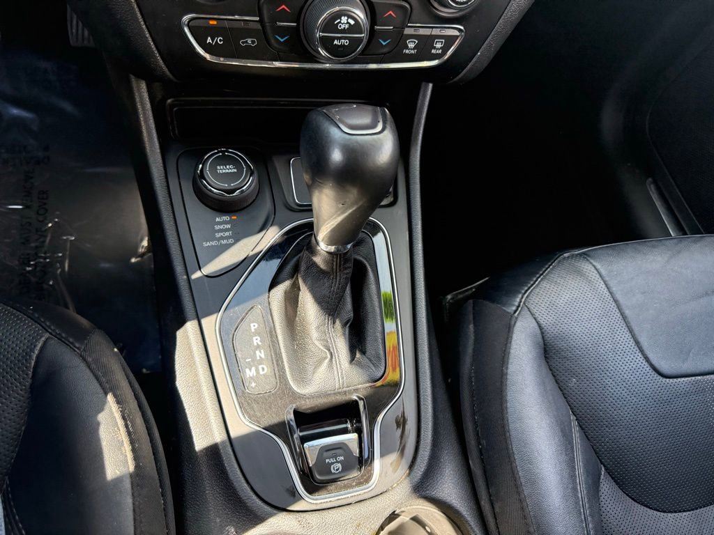 Used 2020 Jeep Cherokee Limited image 15