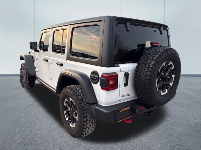 Used 2024 Jeep Wrangler Unlimited Rubicon w/ Technology Group AWD/4WD image 2