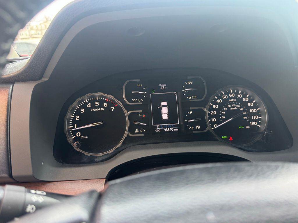 Used 2019 Toyota Tundra Limited w/ Limited Premium Package image 25