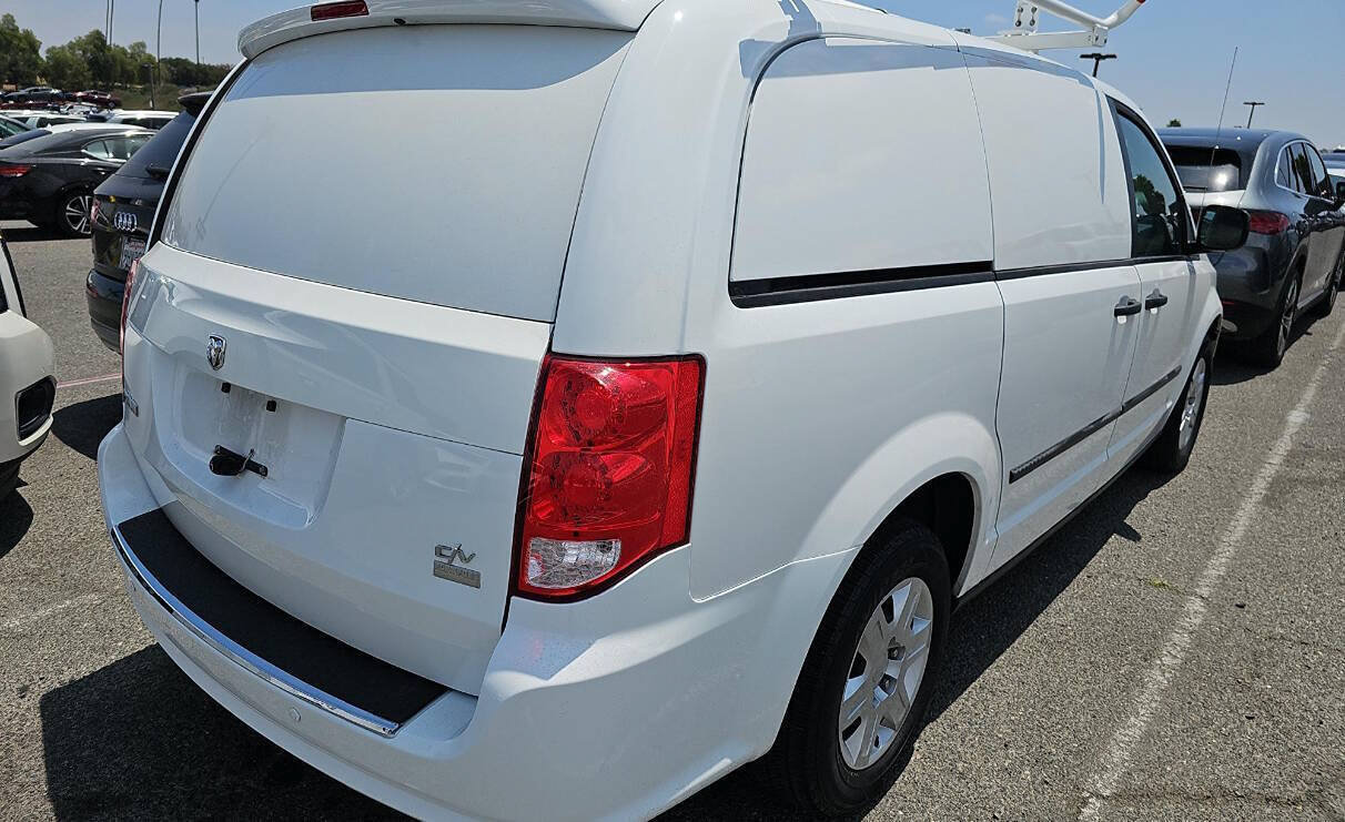 Used 2013 RAM C/V Tradesman FWD image 2