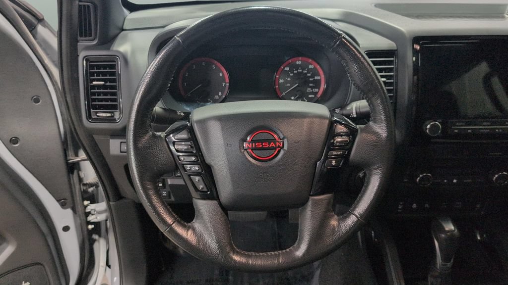 Used 2022 Nissan Frontier PRO-4X AWD/4WD image 9