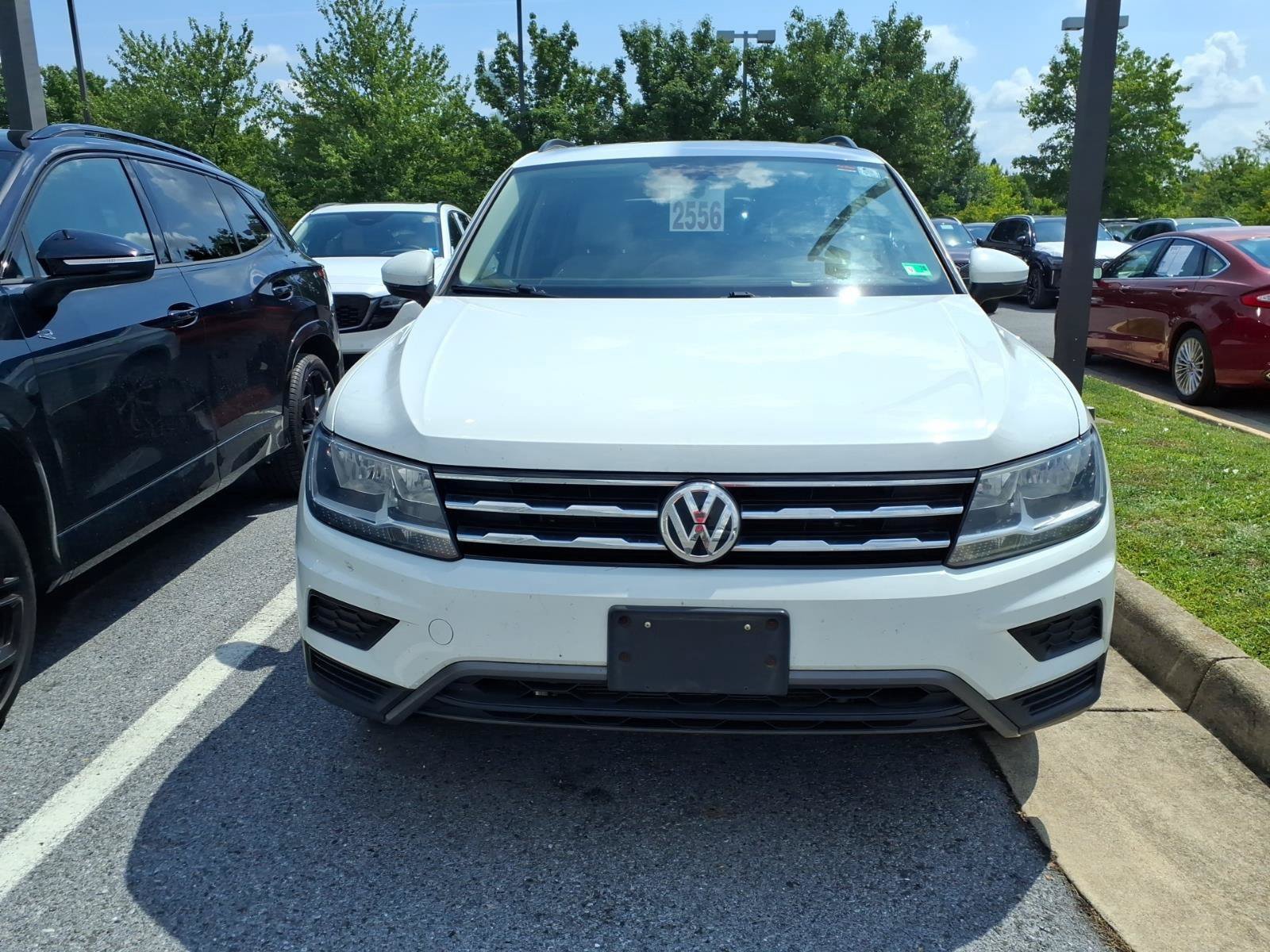 Used 2021 Volkswagen Tiguan SE w/ Panoramic Sunroof Package AWD/4WD image 2