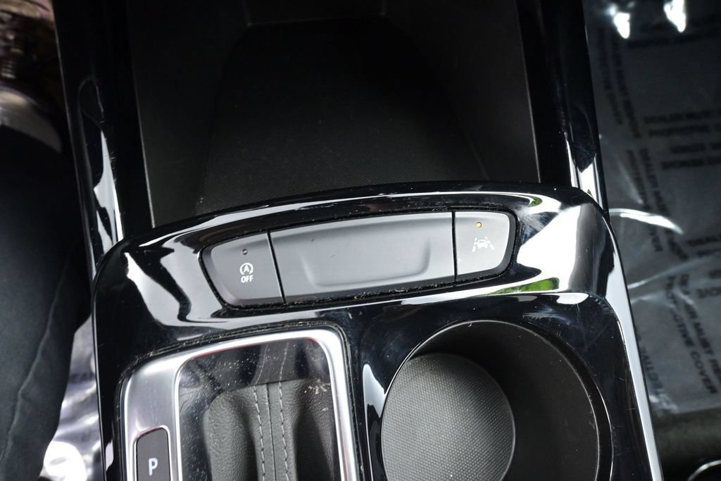Used 2025 Chevrolet Trax LT FWD image 30