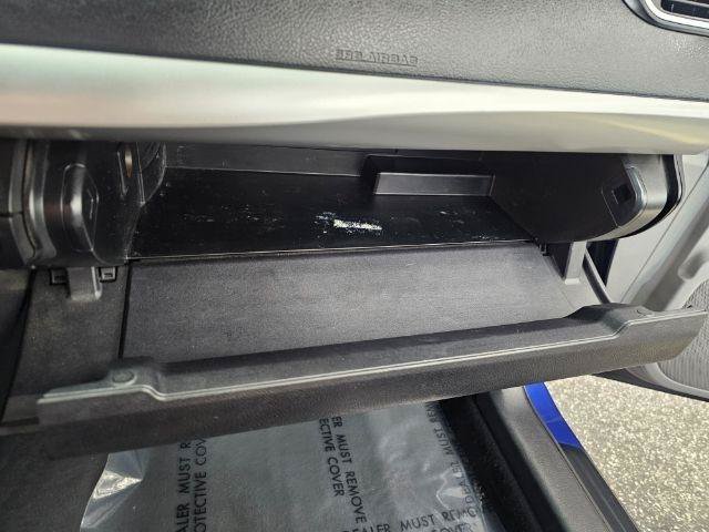 Used 2015 Toyota Camry SE FWD image 23