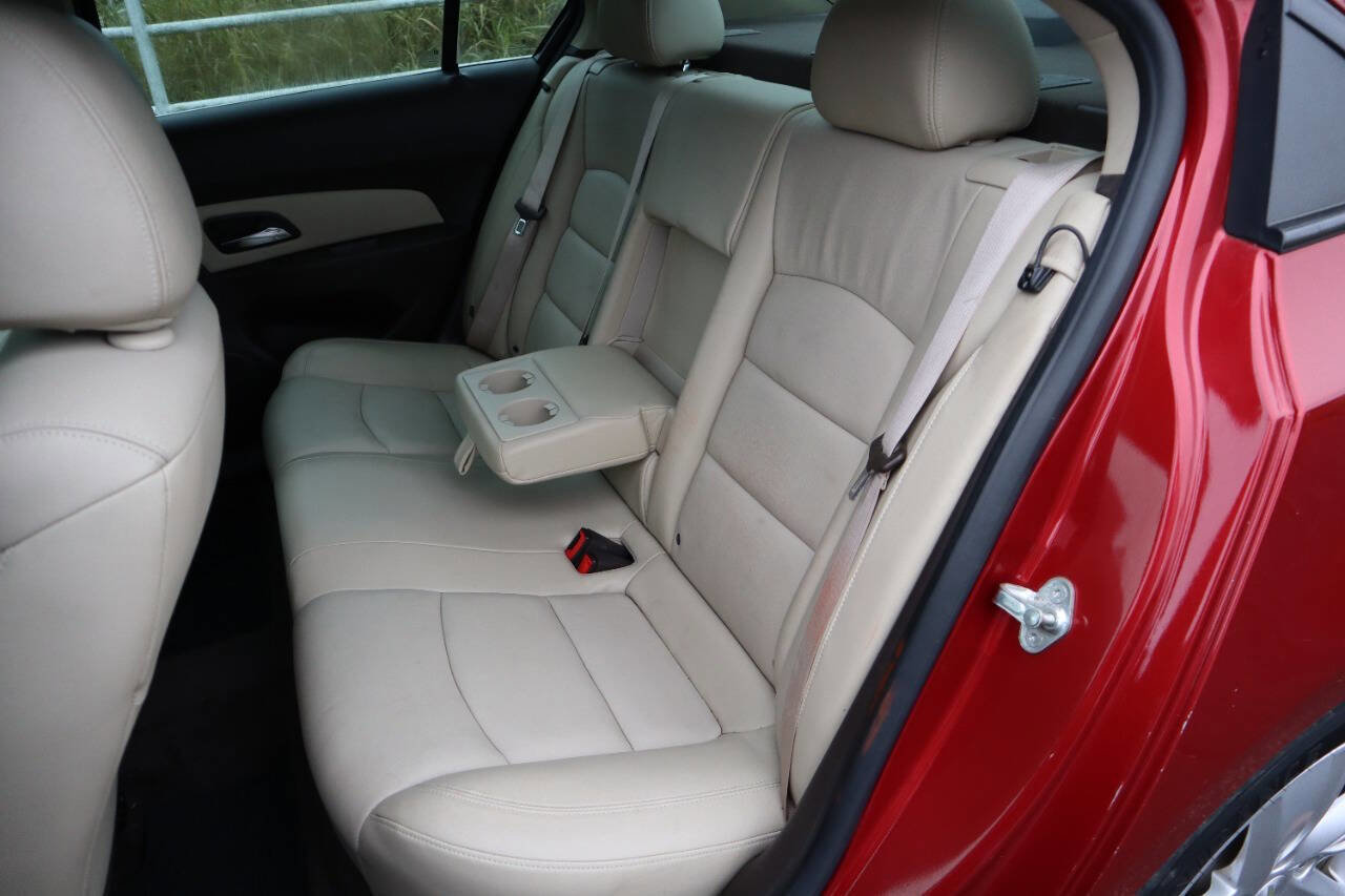 Used 2014 Chevrolet Cruze Diesel w/ Enhanced Safety Package image 15