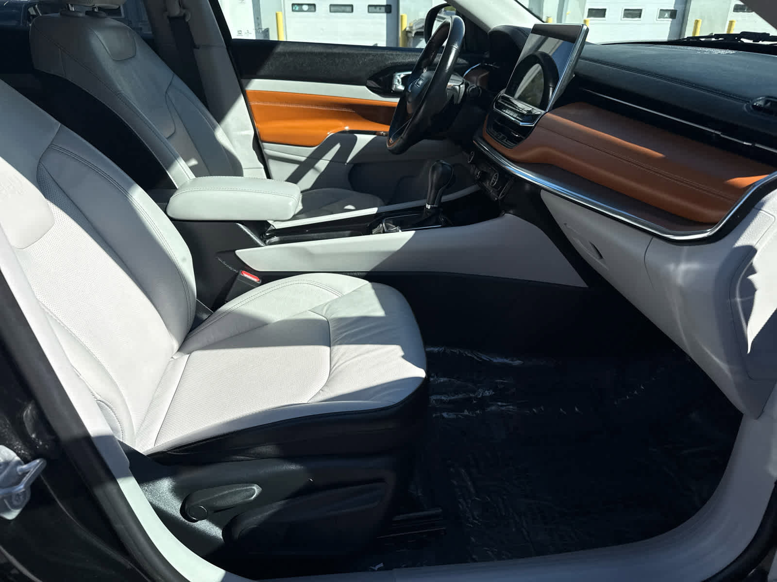 Used 2022 Jeep Compass Limited image 12