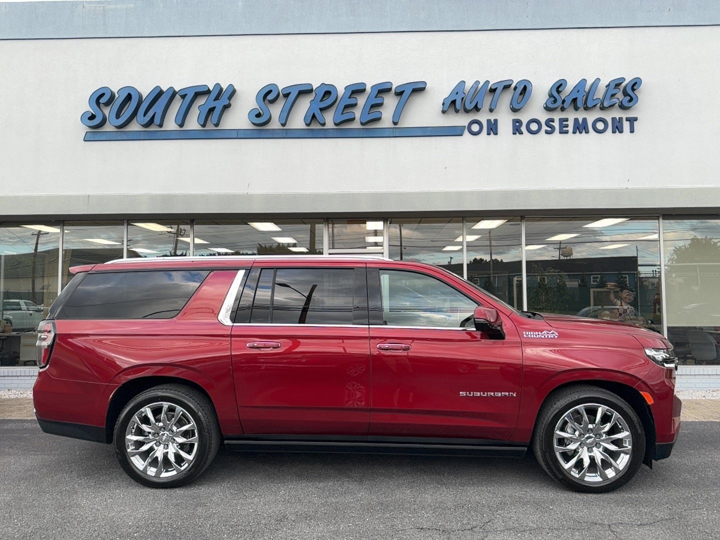 Used 2022 Chevrolet Suburban High Country w/ LPO, Illumination Package