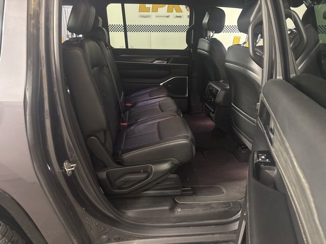 Used 2024 Jeep Wagoneer L Series II w/ Flexible Seating Group AWD/4WD image 26