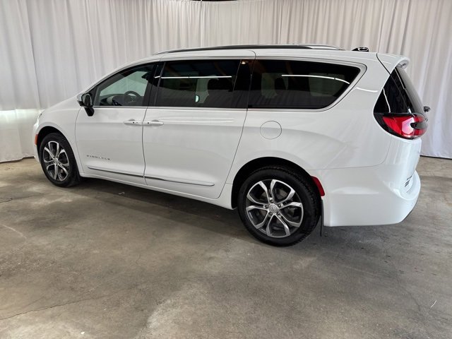 New 2026 Chrysler Pacifica Pinnacle w/ Trailer Tow Group image 4