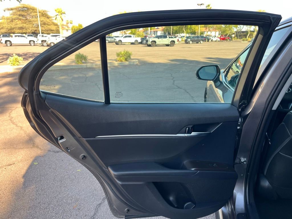 Used 2023 Toyota Camry SE image 23